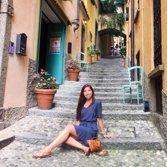 Meet your Posher, Laura - Picture 1 of 1